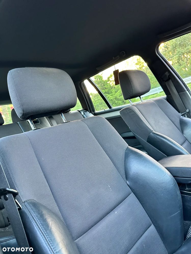BMW Seria 3 318i Touring - 24