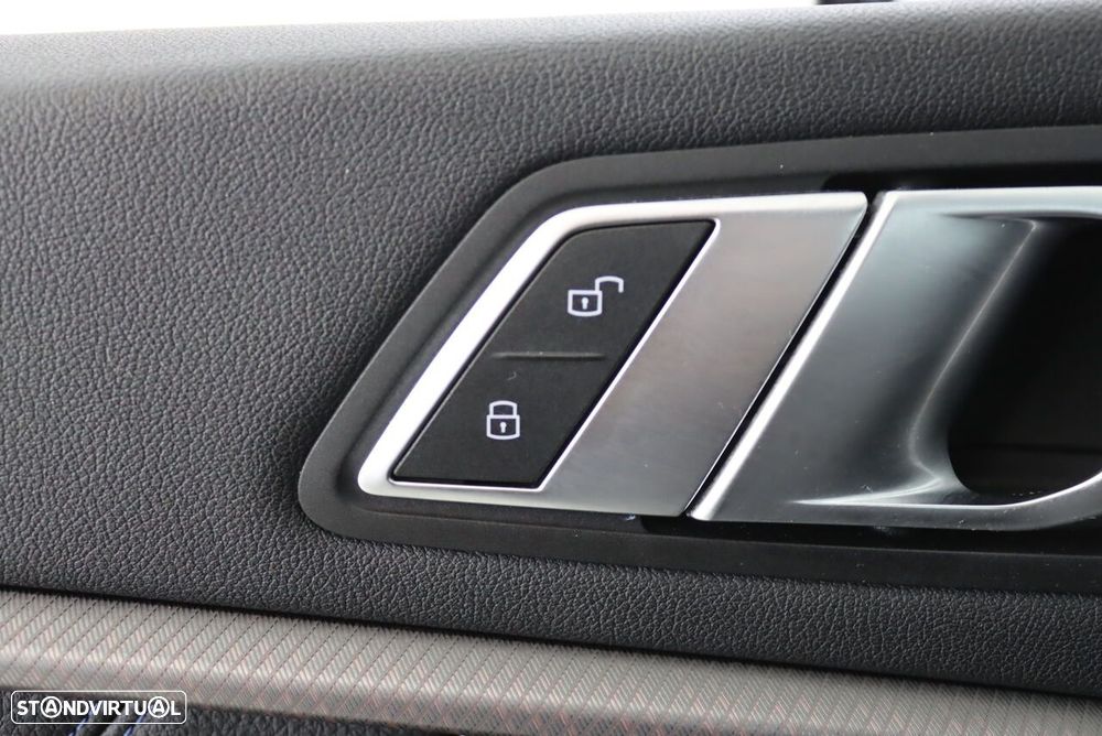BMW 116 d Pack Desportivo M Auto - 16