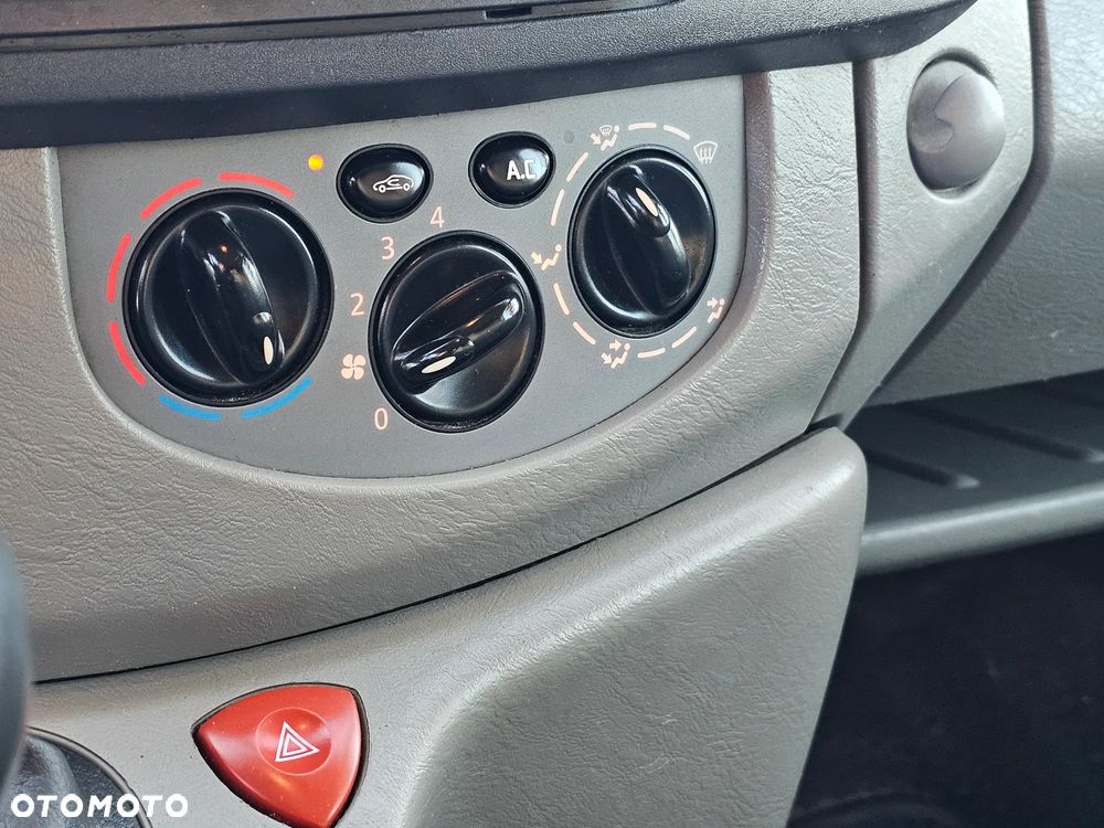 Renault Trafic - 8