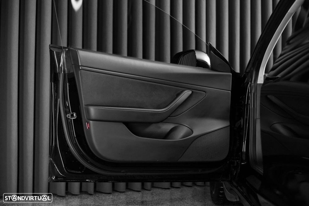 Tesla Model 3 Performance Dual Motor AWD - 34