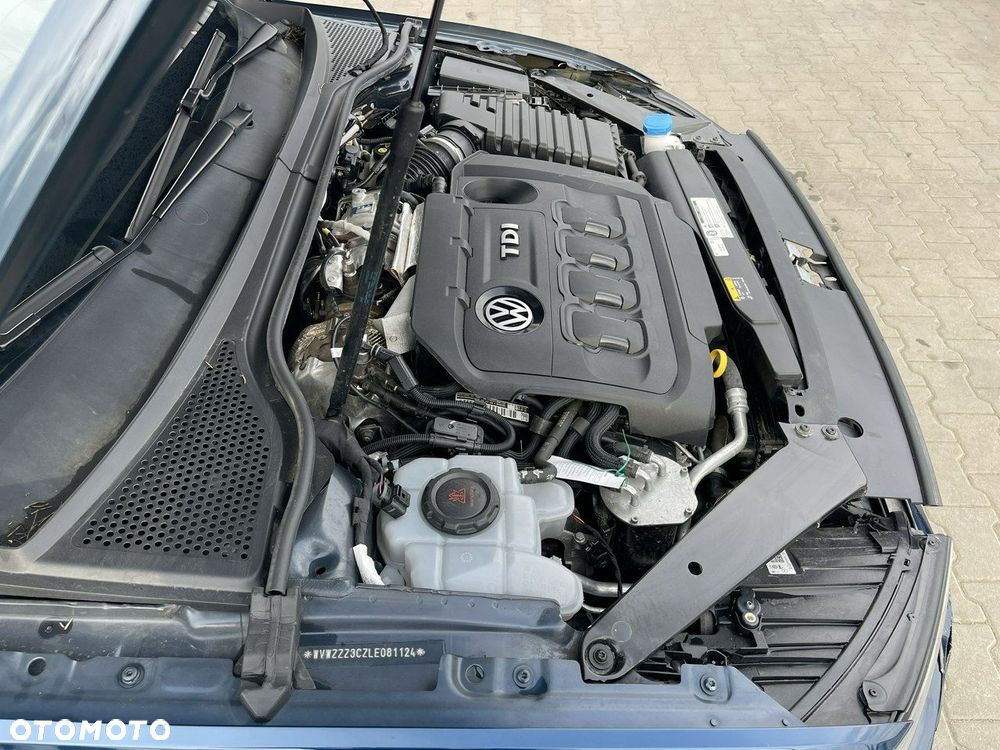 Volkswagen Passat 2.0 TDI SCR 4Motion DSG Elegance - 13