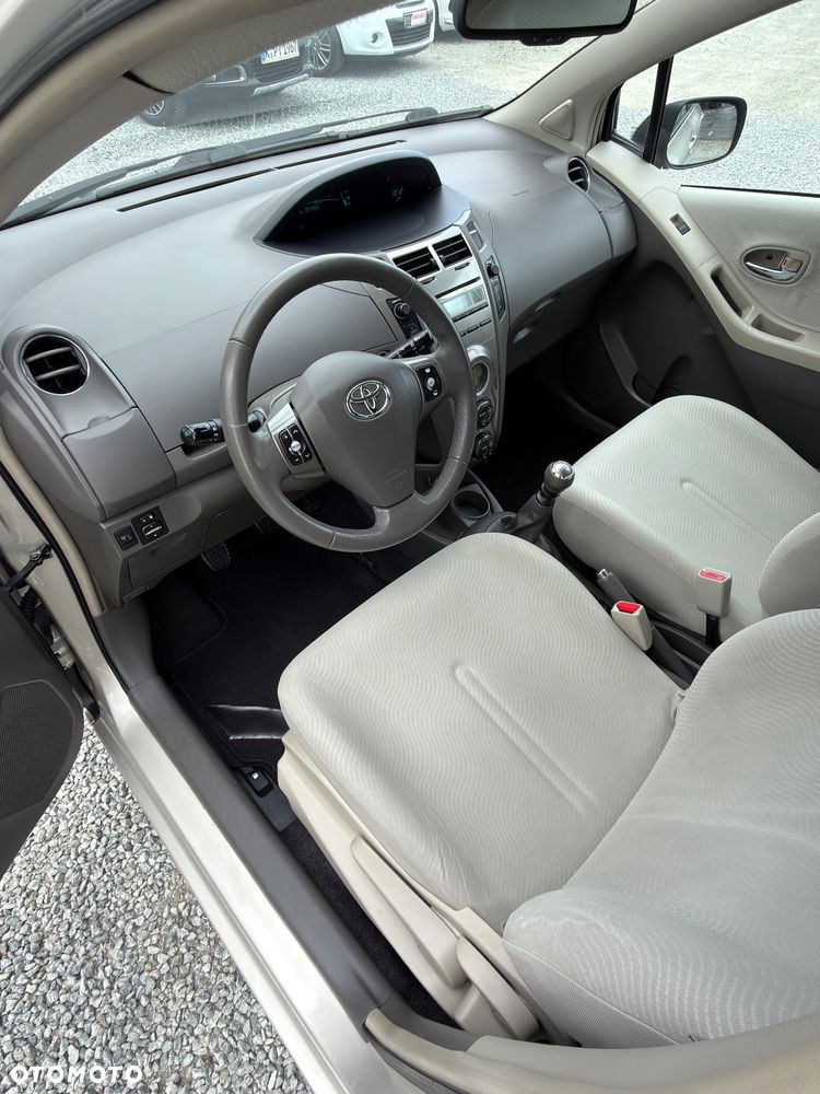 Toyota Yaris 1.33 Prestige - 39