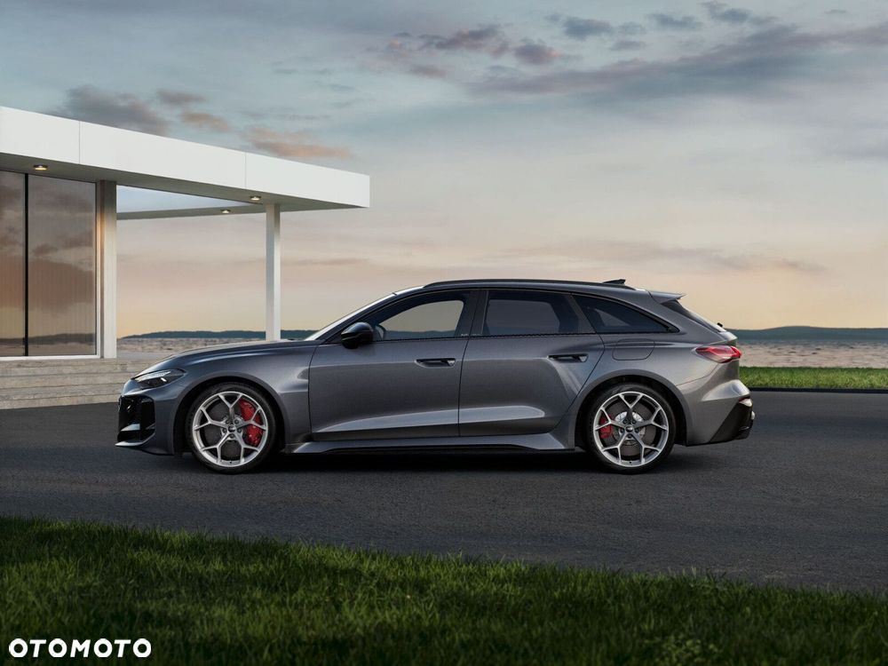 Audi RS5 Avant - 4