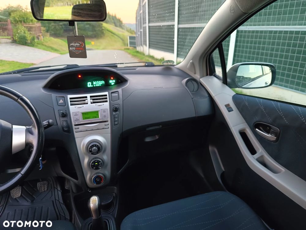 Toyota Yaris 1.3 Sol Premium - 31