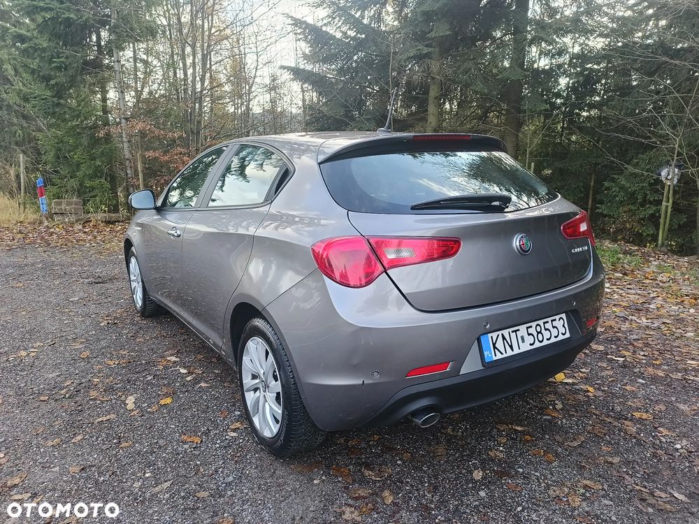 Alfa Romeo Giulietta 1.6 JTDM 16V - 9