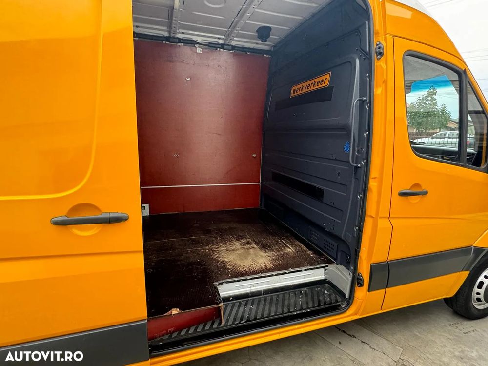 Mercedes-Benz SPRINTER 516 - 11