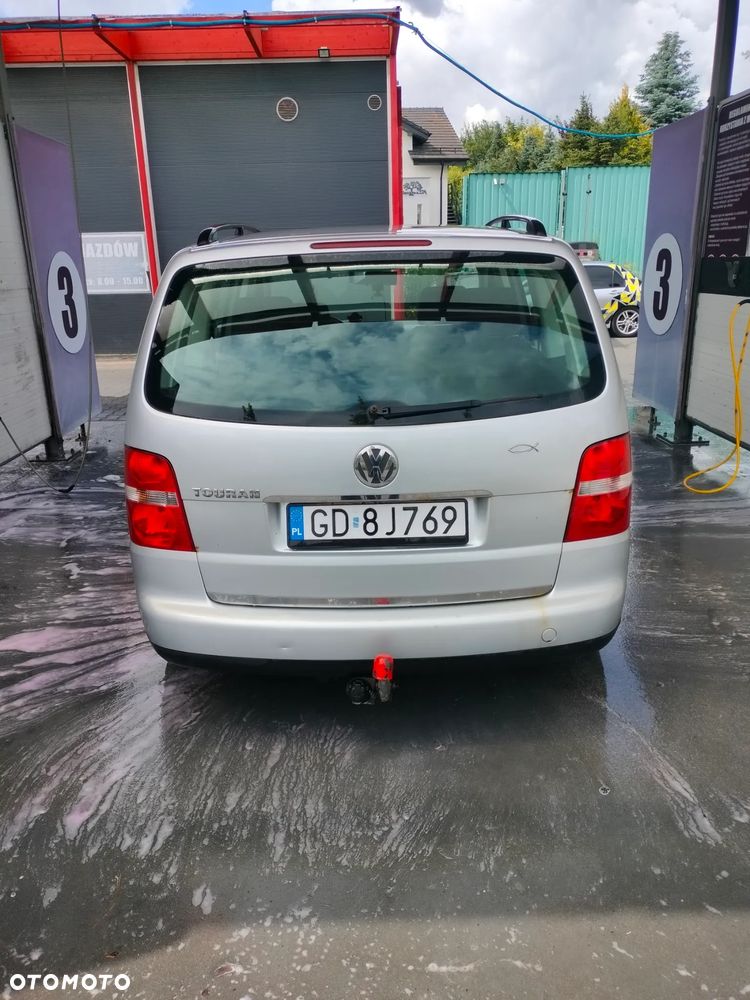 Volkswagen Touran 1.6 Basis - 4