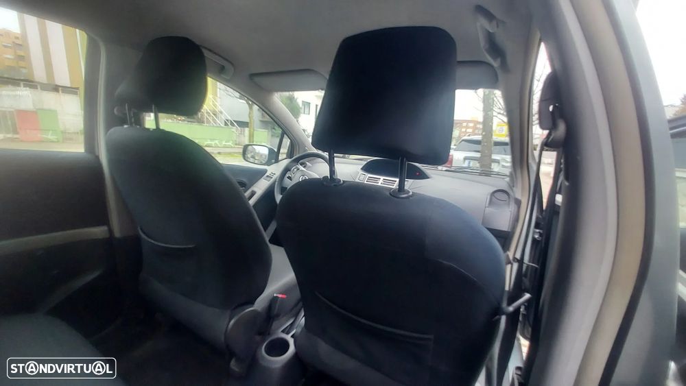 Toyota Yaris 1.0 VVT-i Sol - 11