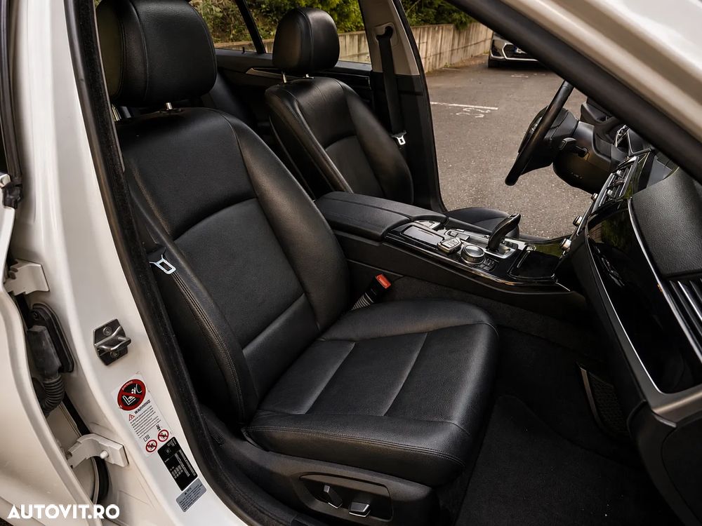 BMW Seria 5 520d Aut. Luxury Line - 17