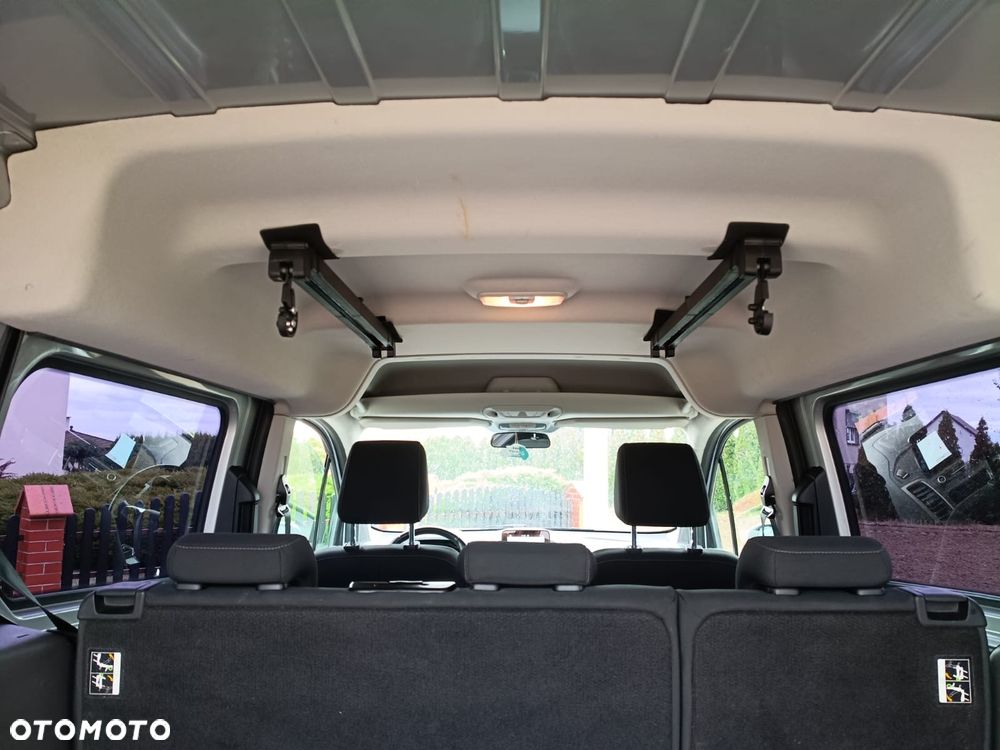 Ford Transit Connect - 19