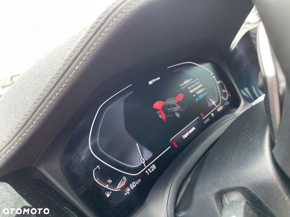 BMW Seria 3 330e M Sport sport - 12