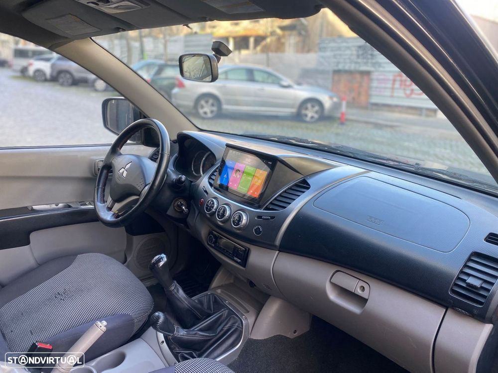 Mitsubishi L200 Pick Up 4x4 Intense Cabine Dupla - 23
