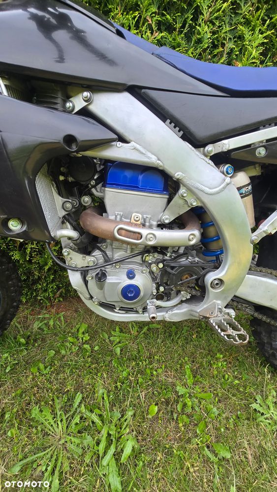 Yamaha YZF - 4