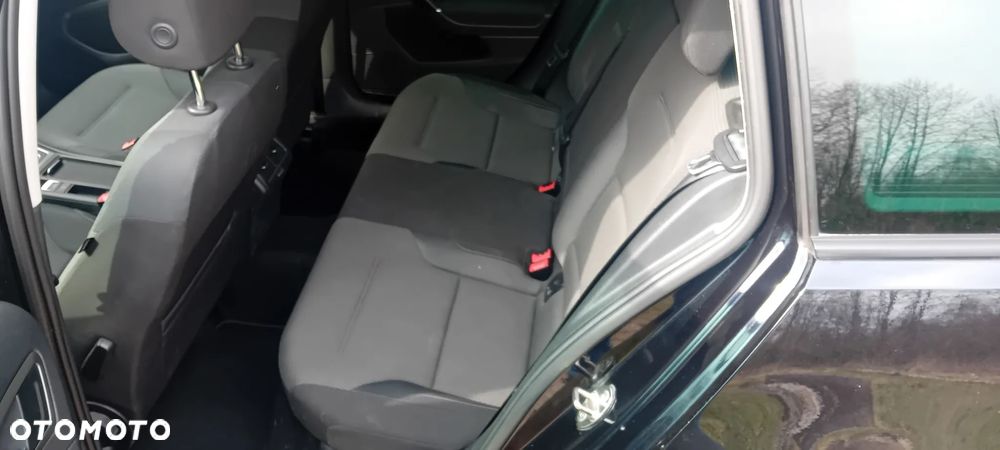 Volkswagen Golf - 11