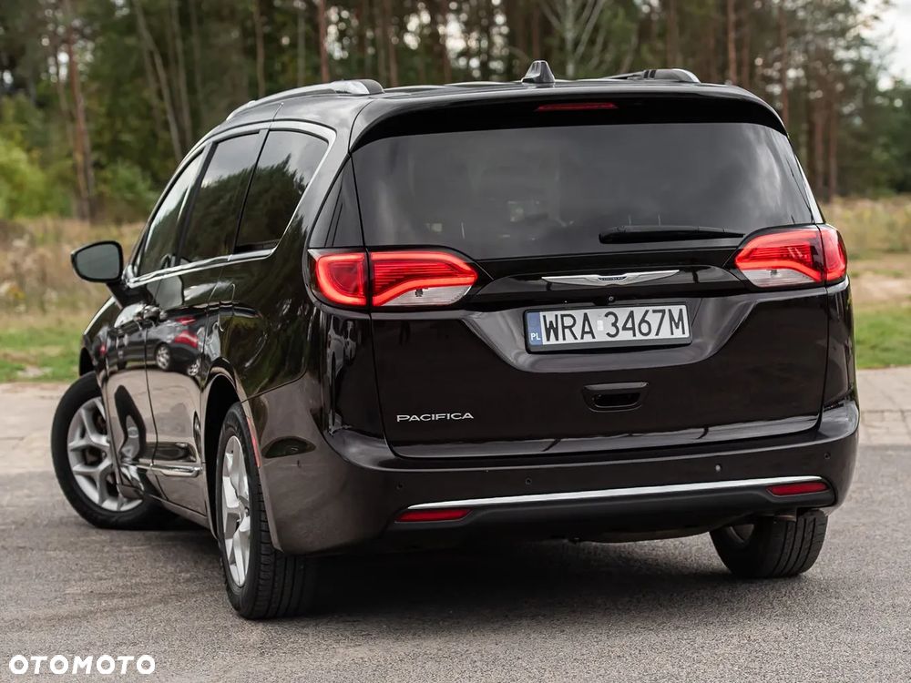 Chrysler Pacifica - 5