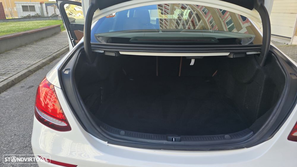 Mercedes-Benz E 220 d AMG Line - 20