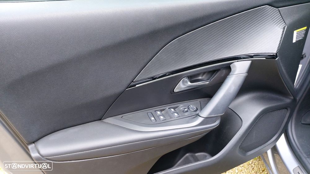 Peugeot e-2008 50 kWh GT Pack - 23