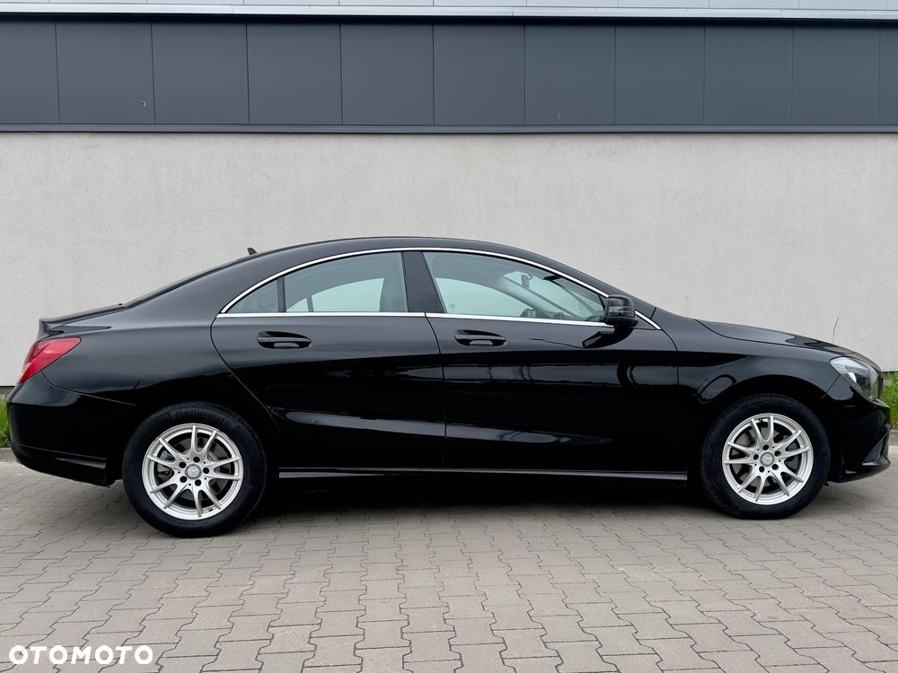 Mercedes-Benz CLA 180 Urban - 9