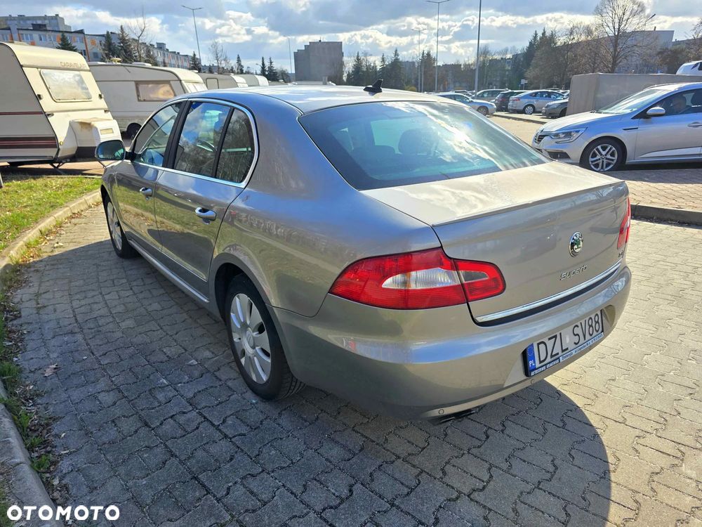 Skoda Superb 2.0 TSI Ambition DSG - 5