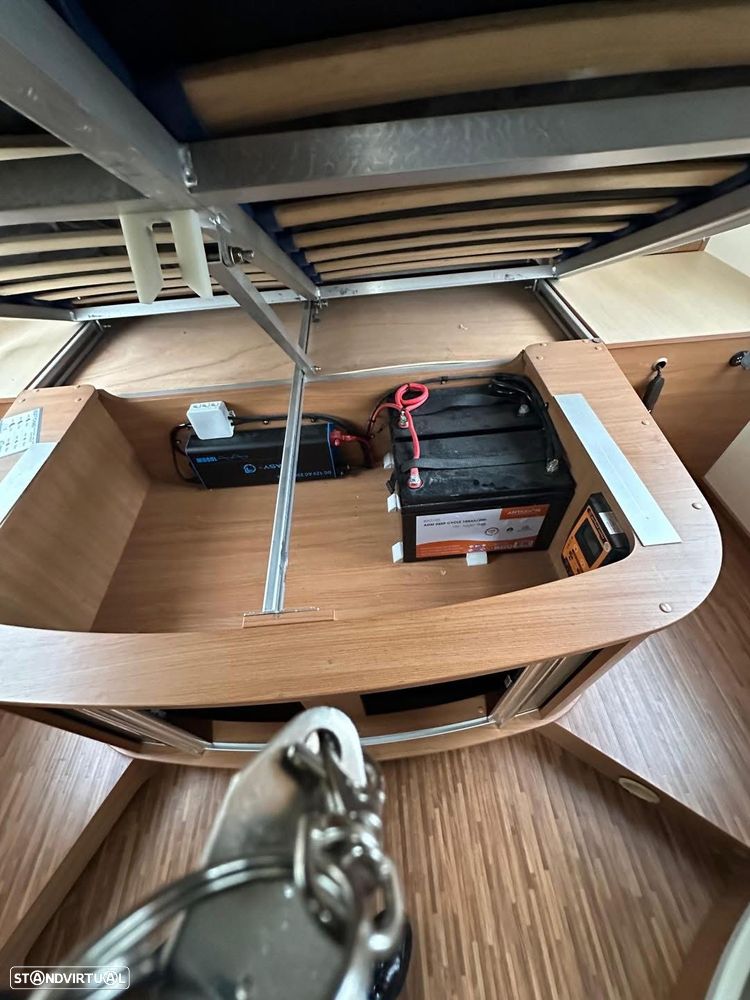 Burstner Aviano i727 AUTOCARAVANA cama central mais cama elevatória. - 10