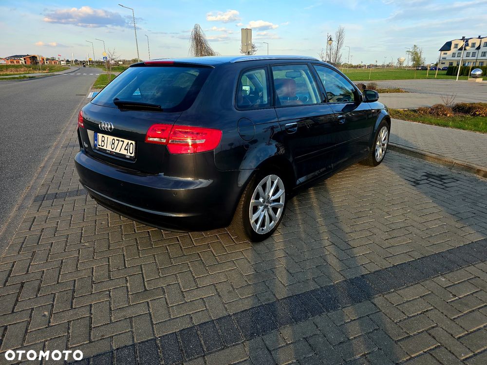 Audi A3 Sportback - 2