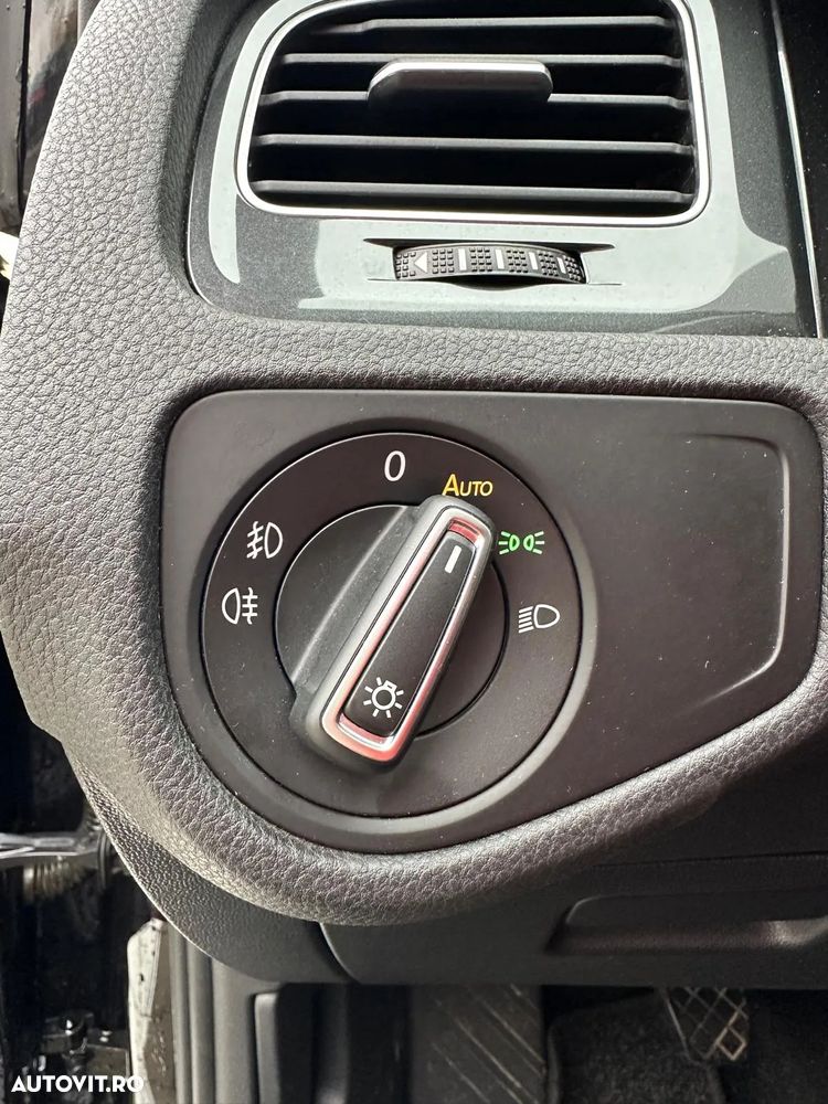 Volkswagen Golf 1.6 TDI Highline - 12