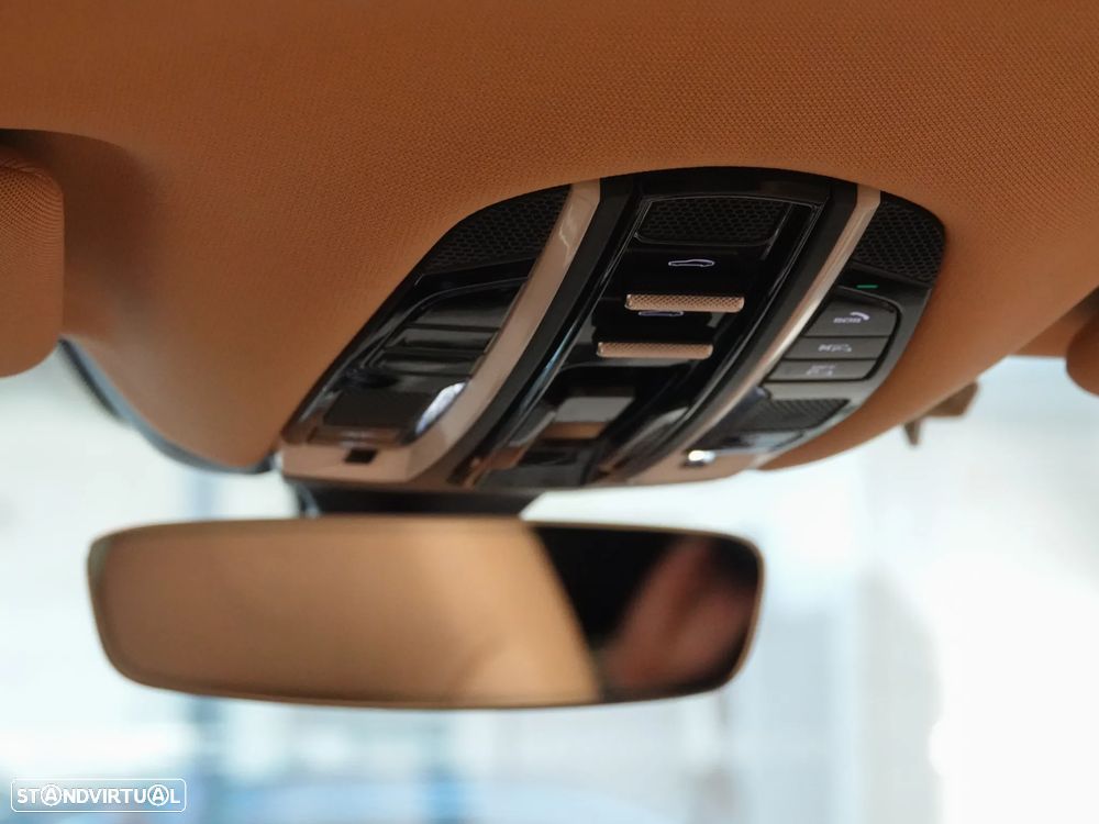 Porsche Panamera Sport Turismo 4 E-Hybrid Platinum Edition - 32