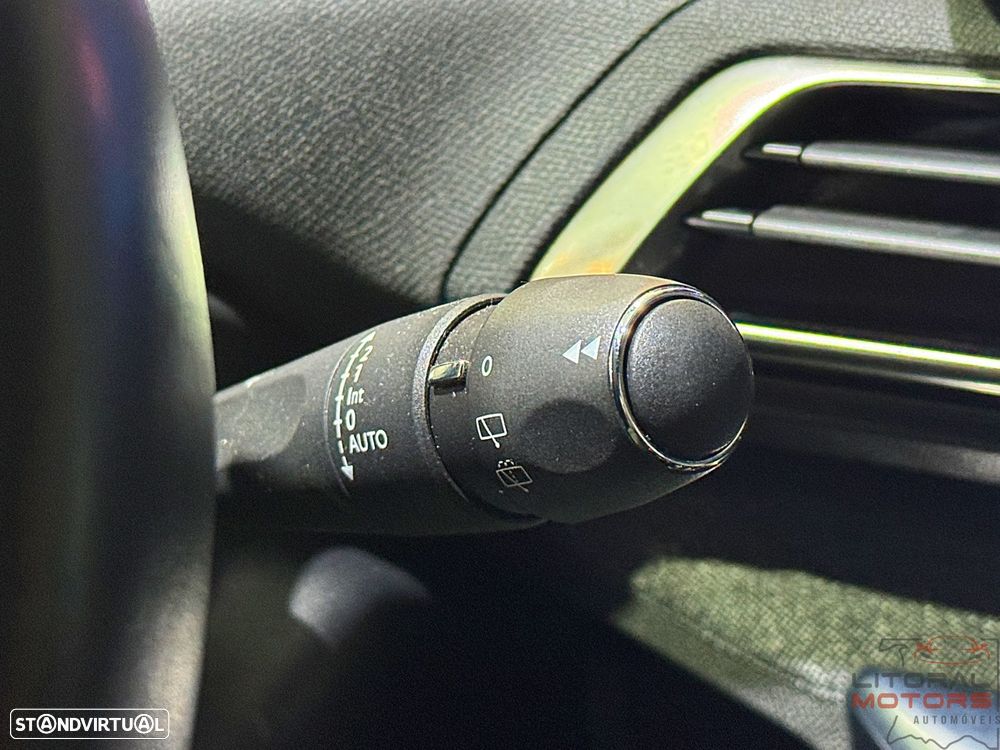 Peugeot 3008 1.2 PureTech Allure Pack EAT8 - 26