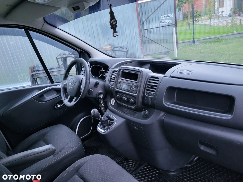 Opel Vivaro - 2