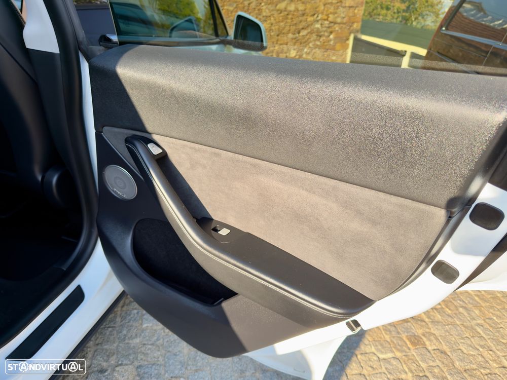 Tesla Model Y Tração Traseira - 19