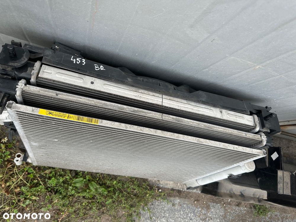 Smart 453 FORFOUR  maska grill atrapa błotnik wentylator  chłodnice  łapacz  lakier ECN czarny - 34