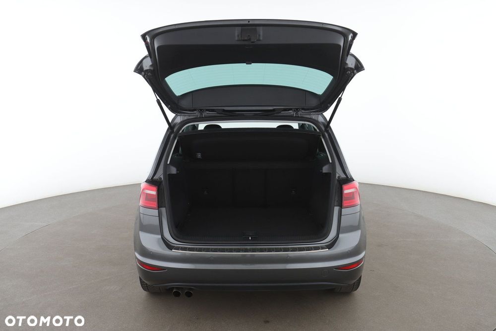 Volkswagen Golf - 27