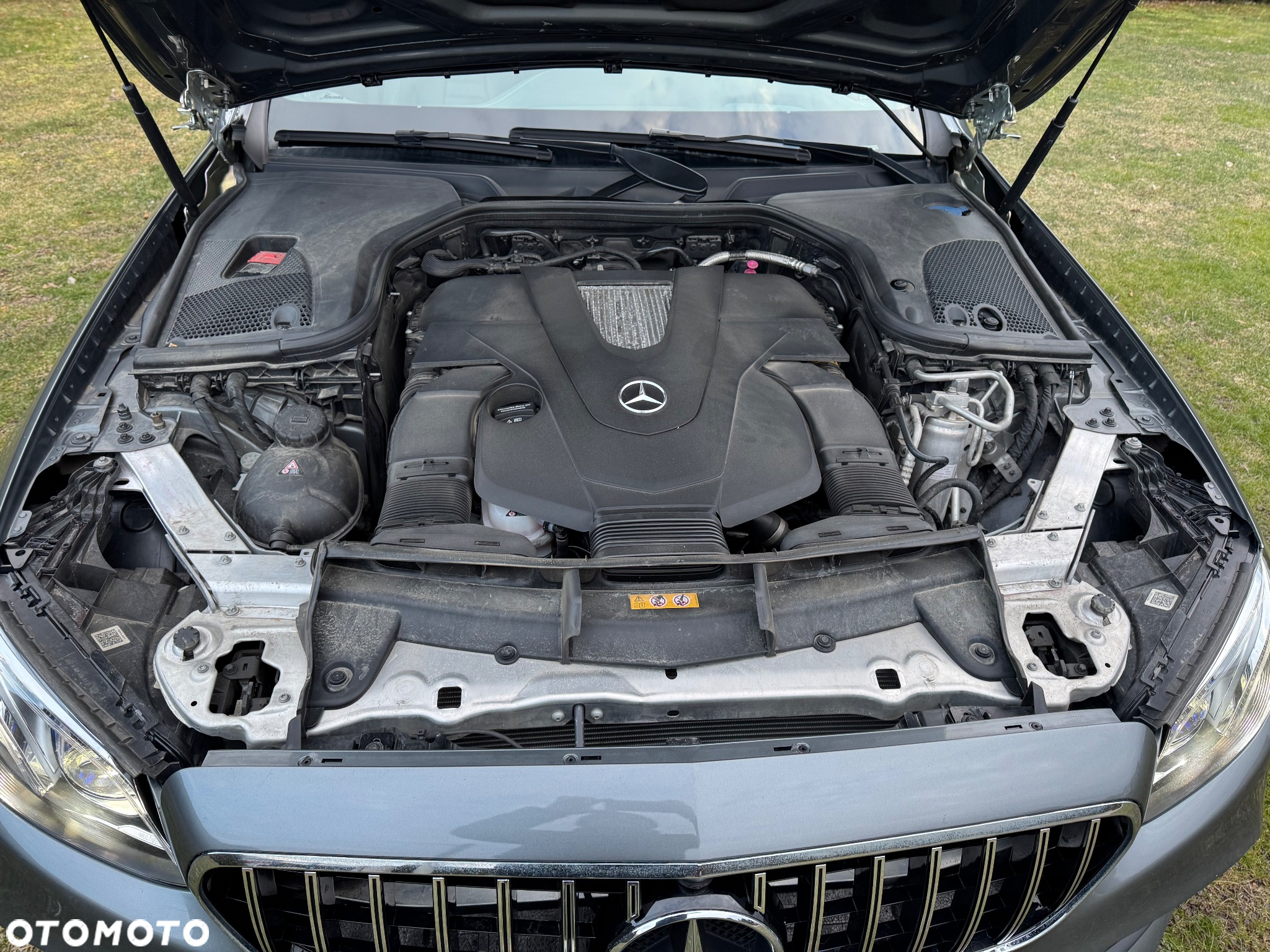 Mercedes-Benz Klasa E 400 4-Matic 9G-TRONIC - 32