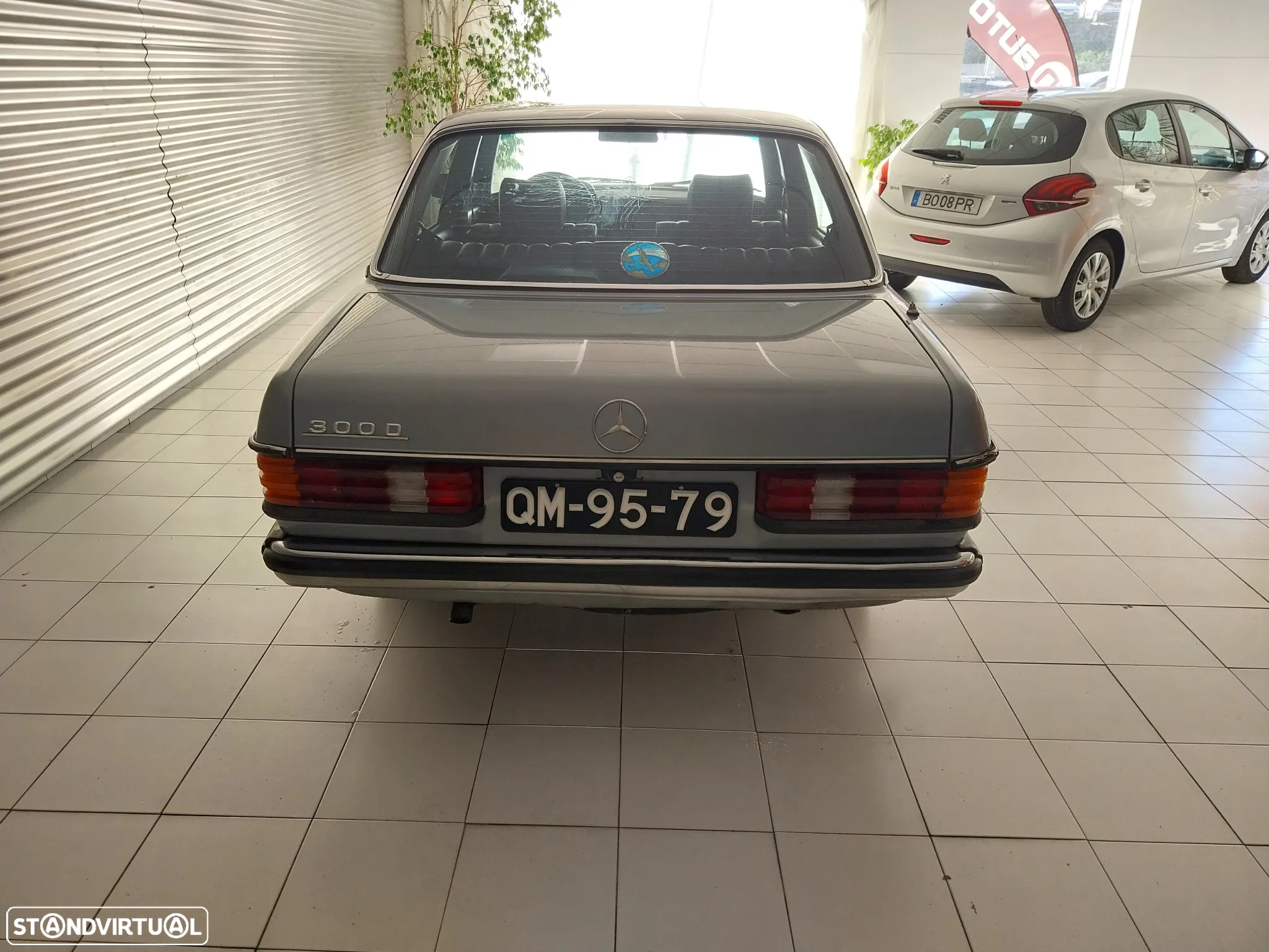 Mercedes-Benz 300 D - 14