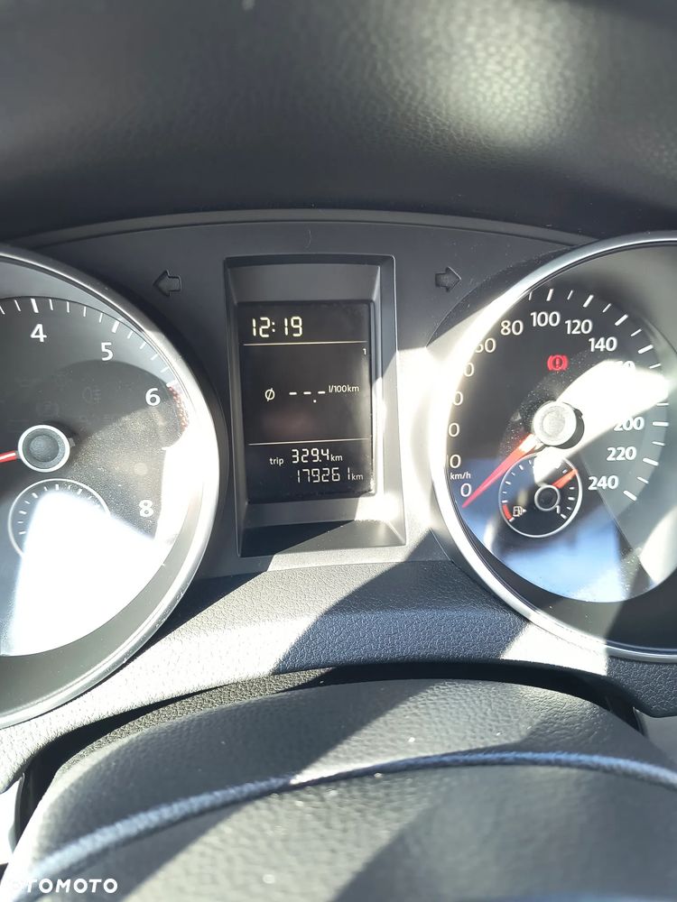 Volkswagen Golf - 8