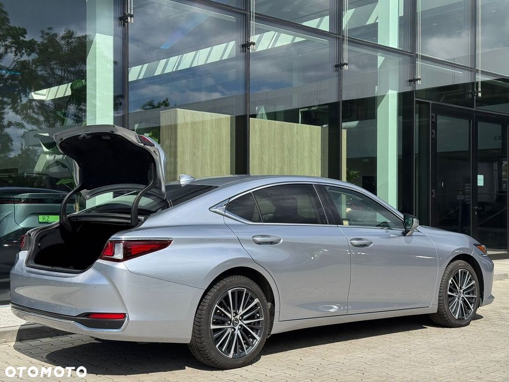 Lexus ES - 36