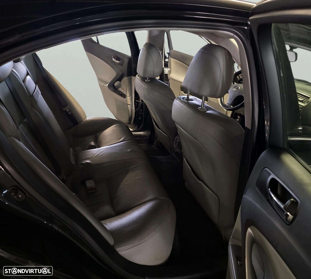Lexus IS 220 d Executive Line - 12