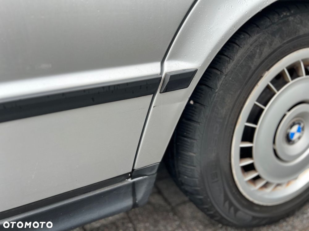 BMW Seria 5 520i - 30