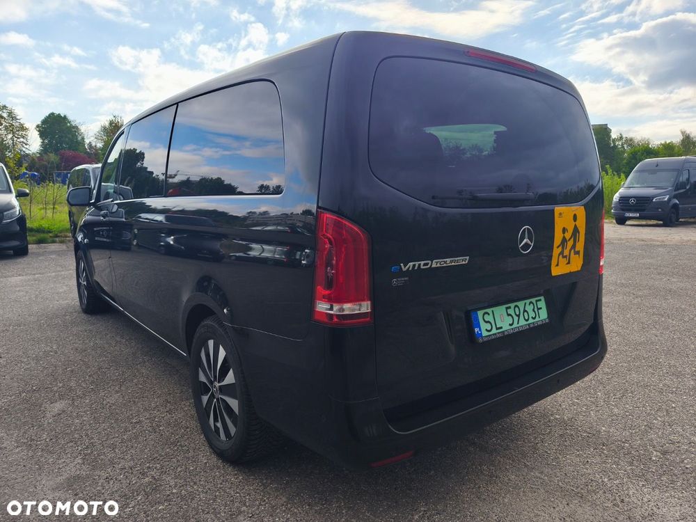 Mercedes-Benz E-Vito - 11