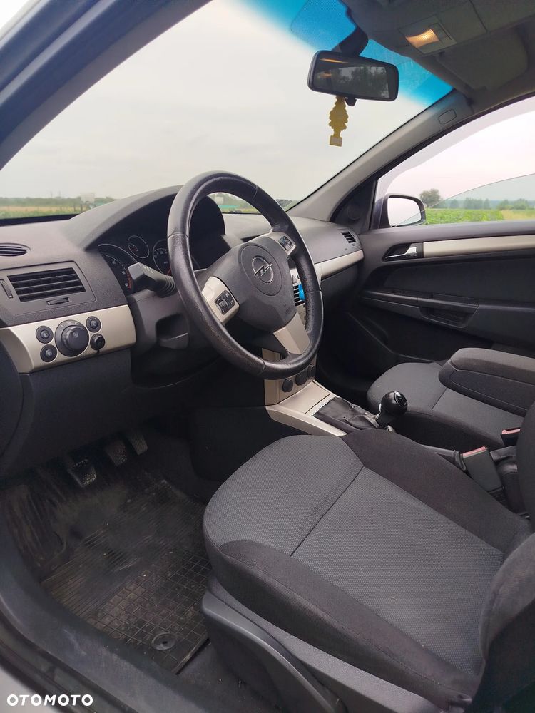 Opel Astra 1.7 CDTI Essentia - 11
