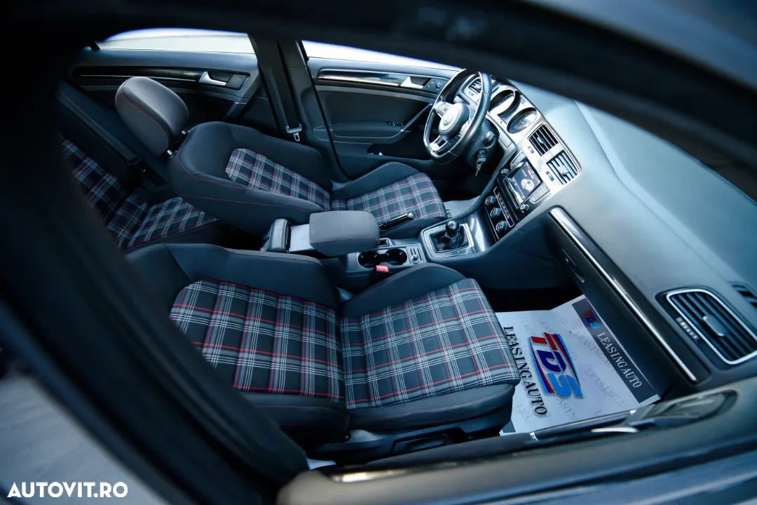 Volkswagen Golf - 14