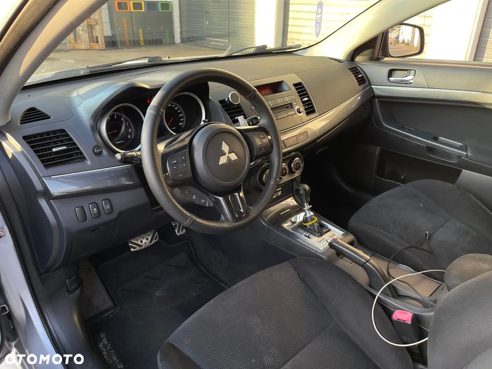 Mitsubishi Lancer - 12