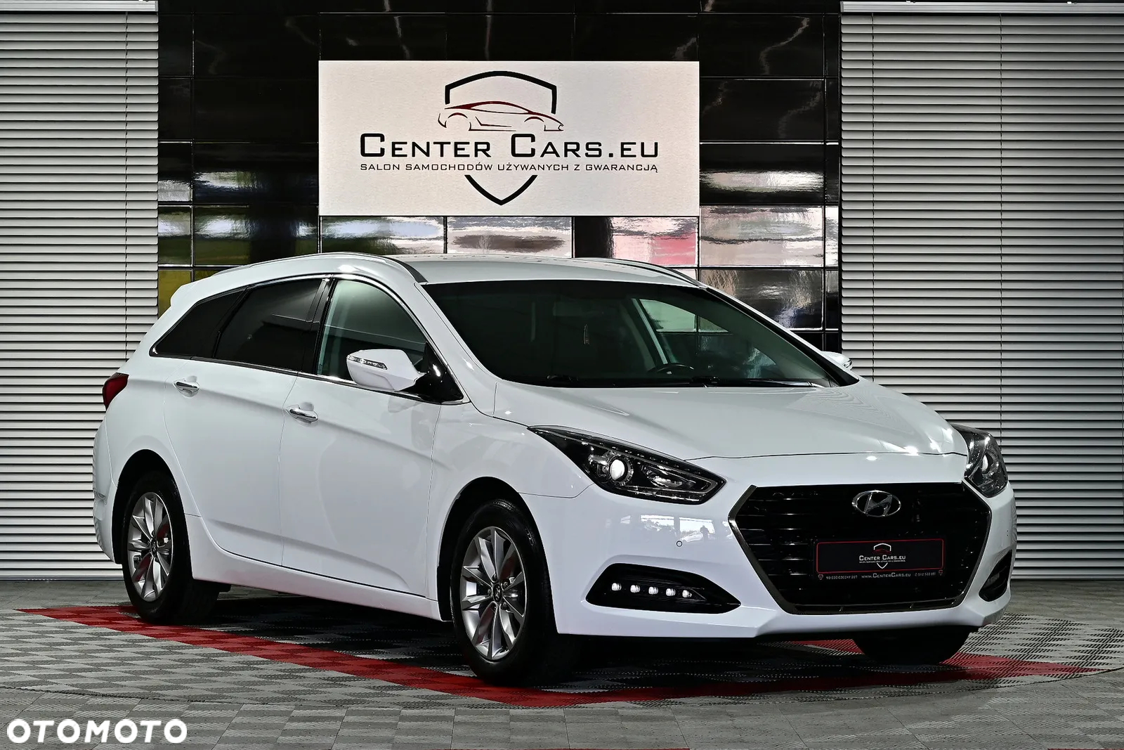 Hyundai i40 Kombi blue 1.6 Trend - 4