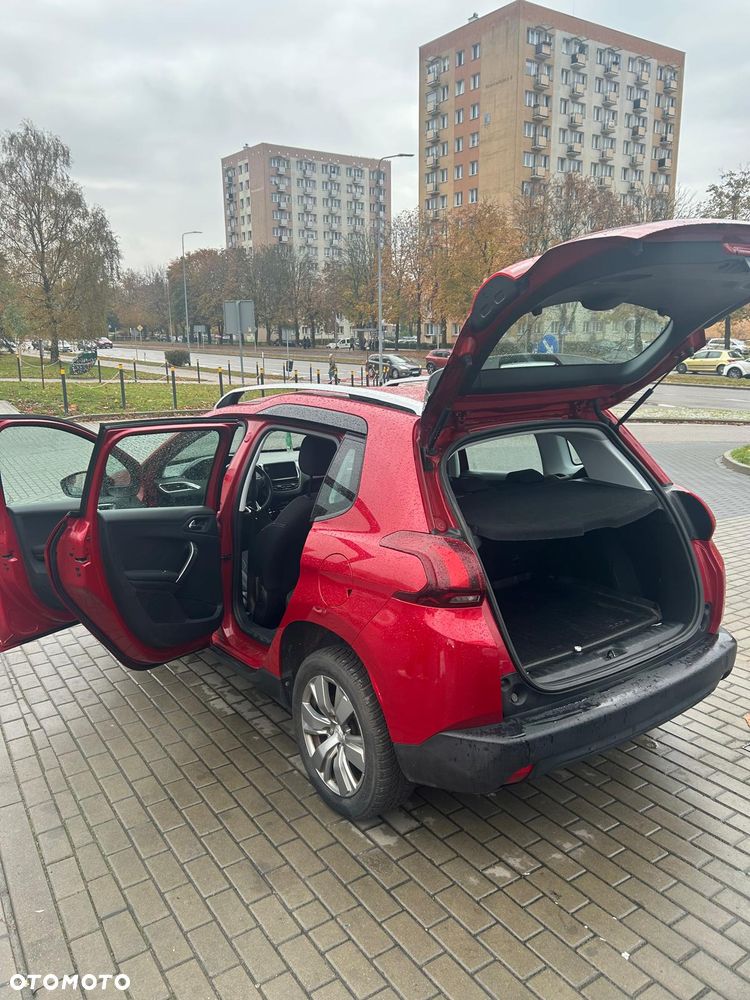 Peugeot 2008 1.2 Pure Tech Allure S&S EAT6 - 11