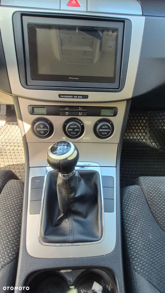 Volkswagen Passat Variant 2.0 TDI Comfortline - 8