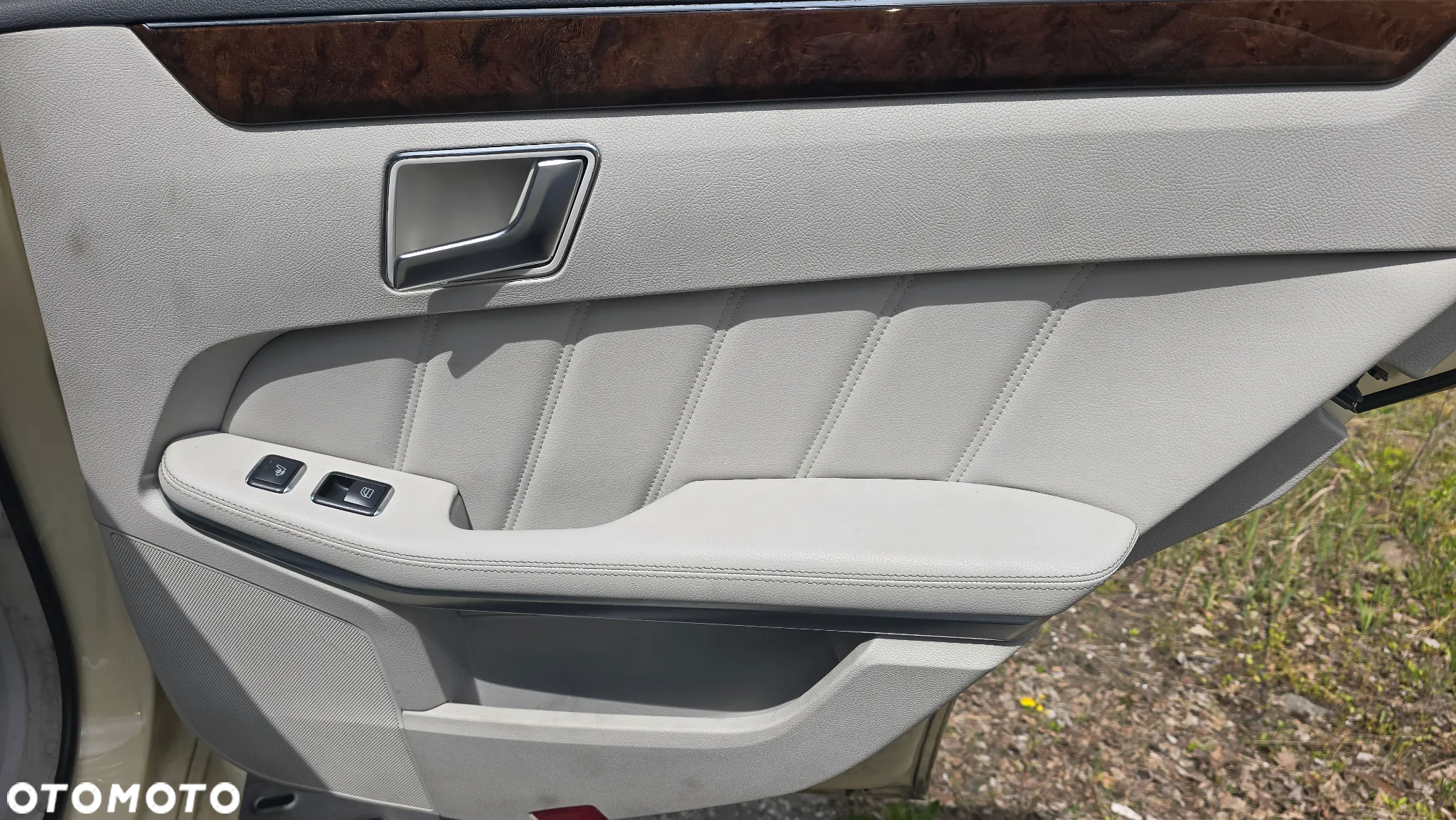 Mercedes-Benz Klasa E 200 BlueTEC 7G-TRONIC Elegance - 29
