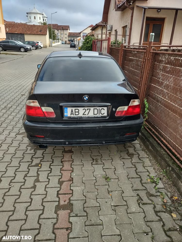 BMW Seria 3 318 i Coupe - 1