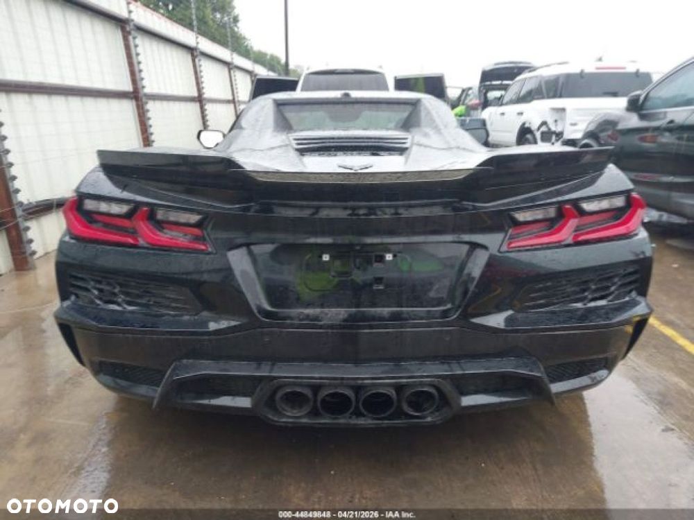 Chevrolet Corvette - 4