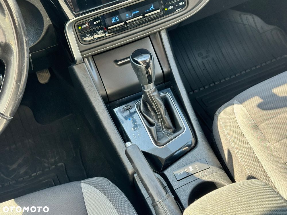 Toyota Auris 1.6 Premium MS - 34