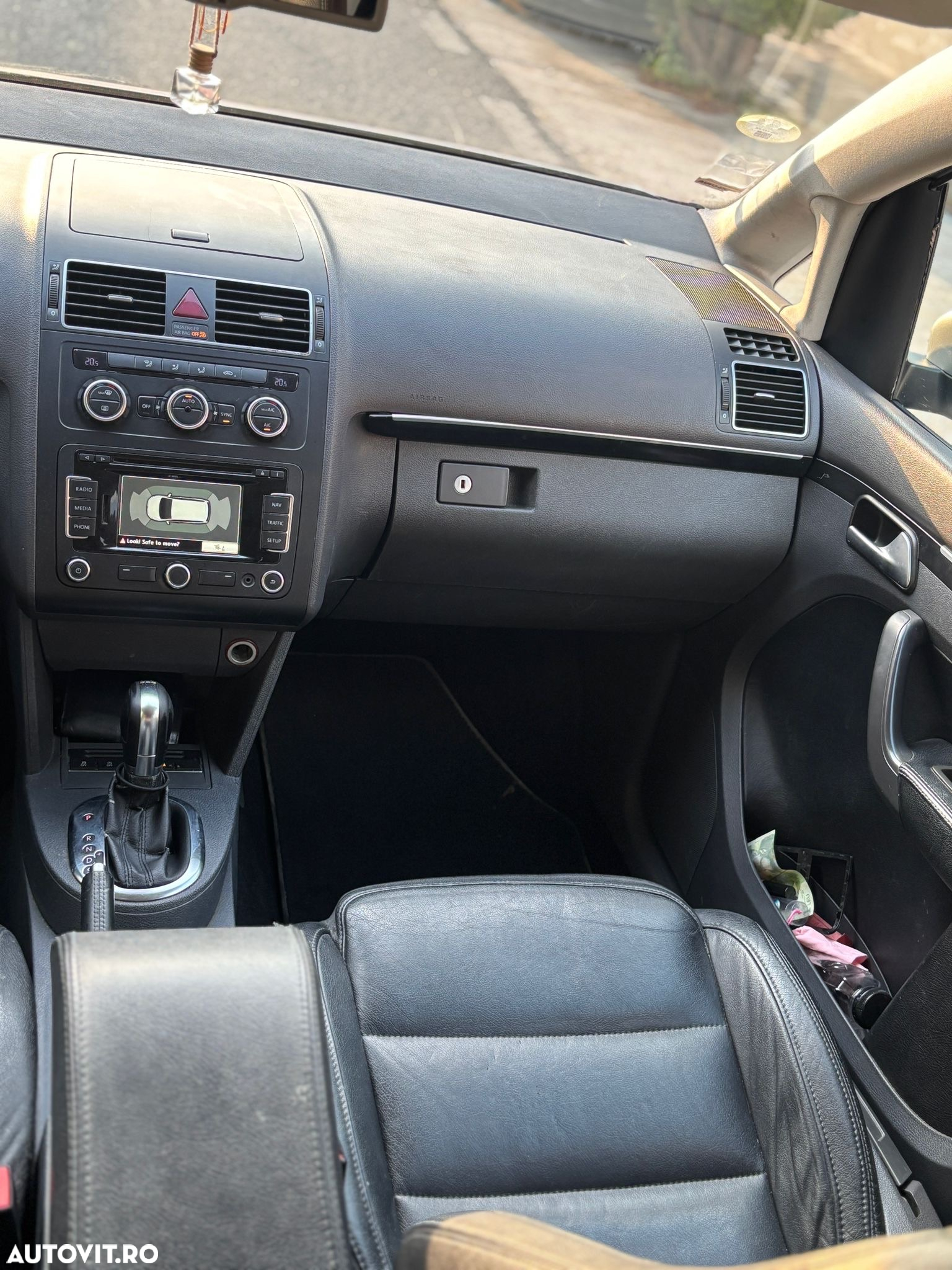 Volkswagen Touran - 10